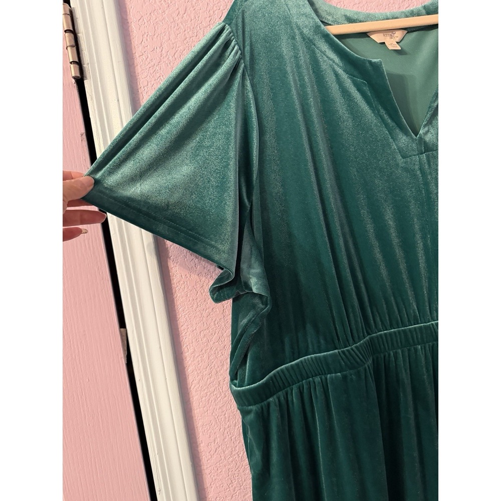 Terra & Sky Midi Dress Size 3X Pockets Tiered Flutter Sleeve Emerald Velvet NWT - Picture 2 of 9